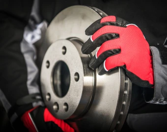 Cambio de discos y pastillas de freno en taller automotriz Carrera 28 # 63c-34, Barrio 7 de Agosto, Bogotá